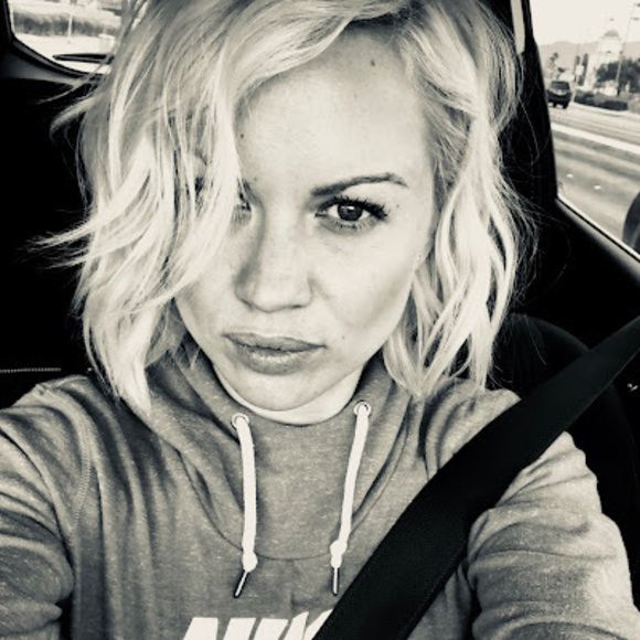 Meet your Posher, Christina - Picture 1 of 1